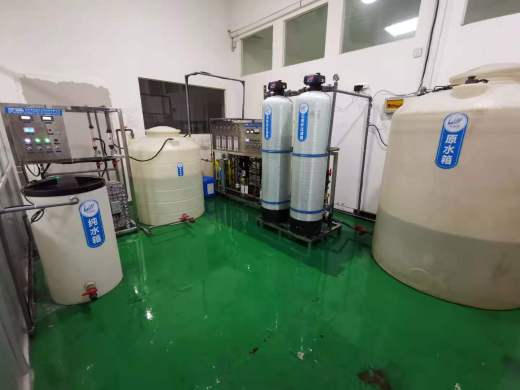 食品加工用純水設備 全自動凈水系統(tǒng)與1噸反滲透凈化水裝置價格解析